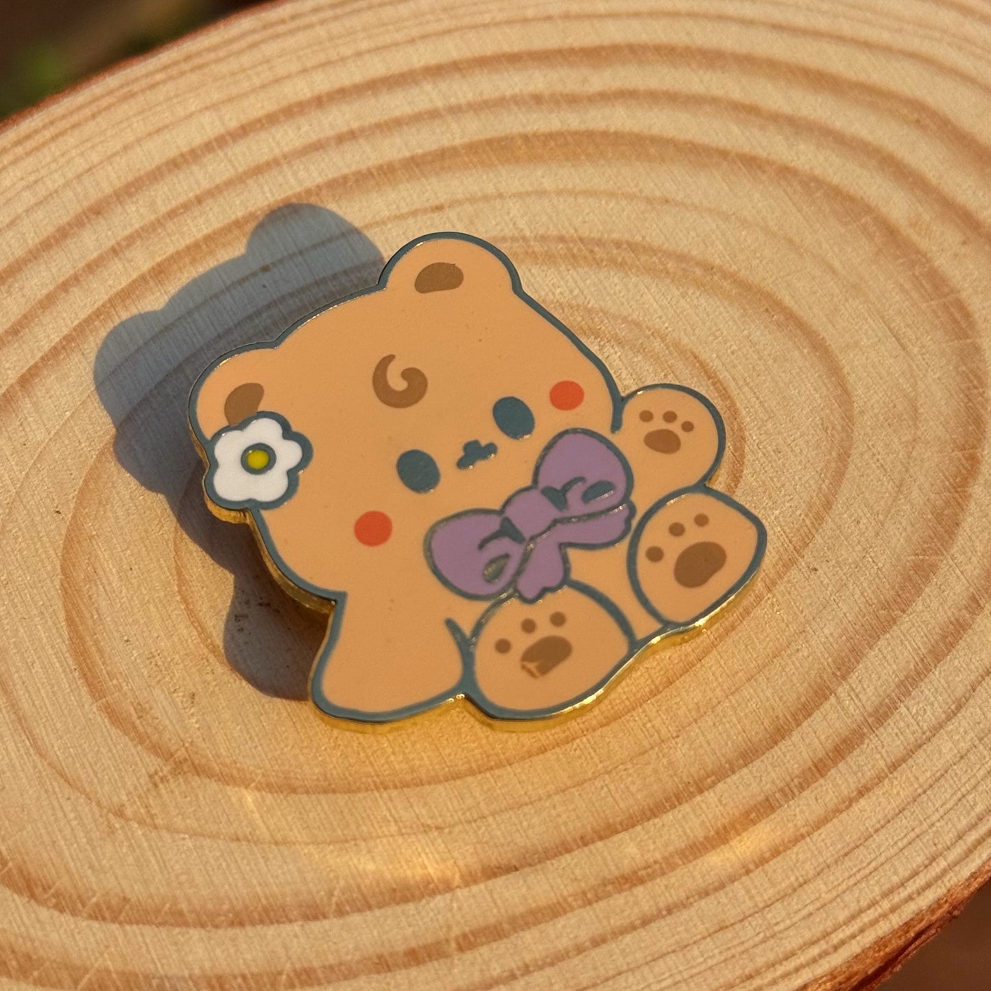 Sitting Arlo - Enamel Pin